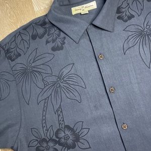 Tommy Bahama Mens Large Black Floral 100% Silk Short Sleeve Hawaiian Shirt